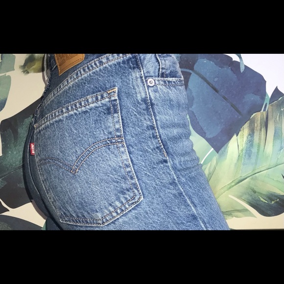 LEVI’S ✨70’s✨ slim straight leg - high rise jeans - Picture 3 of 5